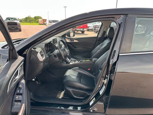 Used 2018 MAZDA MAZDA3 Touring FWD image 10