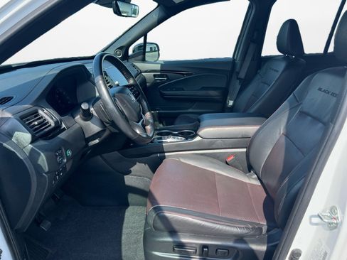 Certified 2024 Honda Ridgeline Black Edition image 9