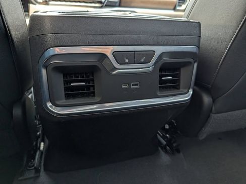 Used 2022 Chevrolet Silverado 1500 High Country w/ High Country Premium Package AWD/4WD image 19