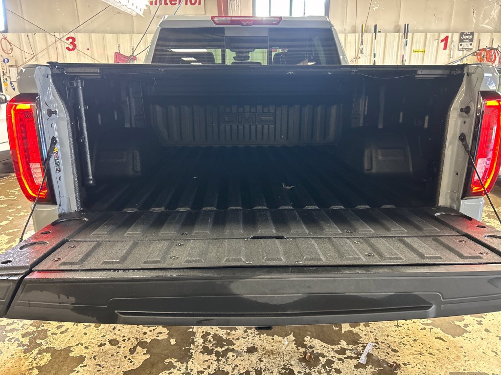 Used 2025 GMC Sierra 1500 AT4 w/ AT4 Premium Package AWD/4WD image 24
