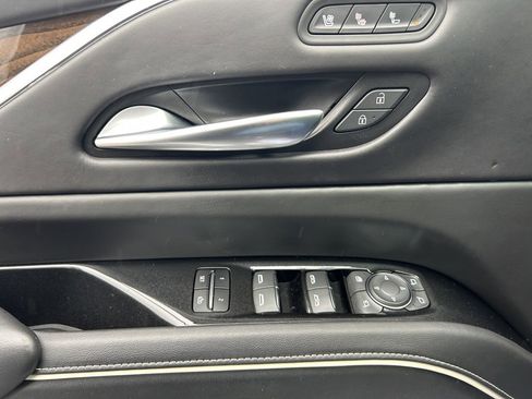 Used 2023 Cadillac Escalade ESV Sport Platinum w/ Heavy-Duty Trailer Package image 60