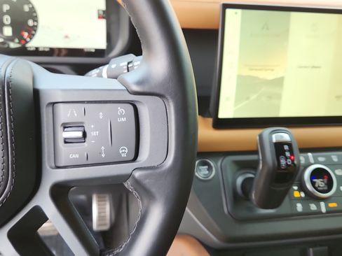 Used 2024 Land Rover Defender 130 X image 26