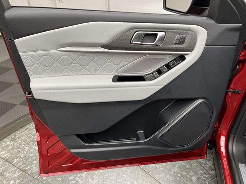 New 2026 Ford Explorer Platinum w/ LUX Leather Package AWD/4WD image 8
