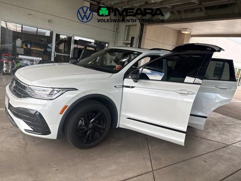 Used 2023 Volkswagen Tiguan SE R-Line AWD/4WD image 4