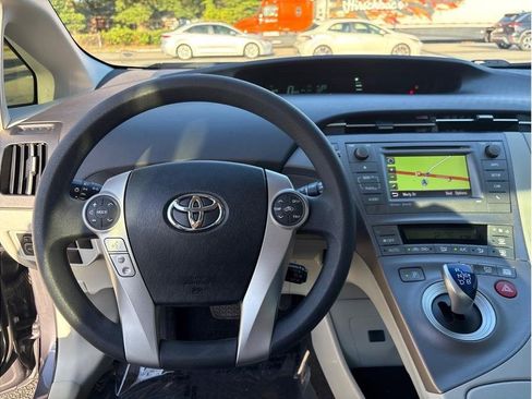 Used 2015 Toyota Prius Three image 13