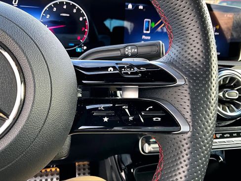 Used 2025 Mercedes-Benz CLA 250 4MATIC image 24