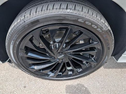Used 2026 Lincoln Aviator Reserve AWD/4WD image 9