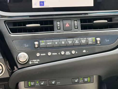 Used 2025 Lexus ES 350 w/ Premium Package FWD image 24