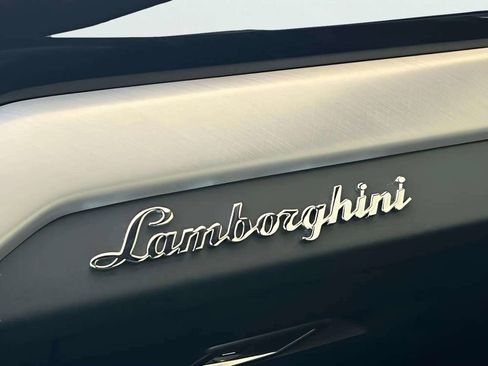 Used 2021 Lamborghini Urus image 37