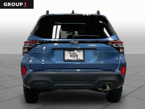 Used 2025 Subaru Forester Premium AWD/4WD image 5
