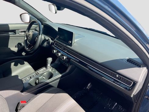 Used 2025 Honda Civic Sport image 29