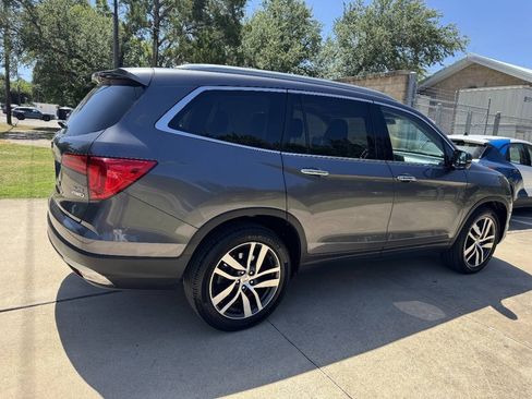Used 2018 Honda Pilot Elite image 12