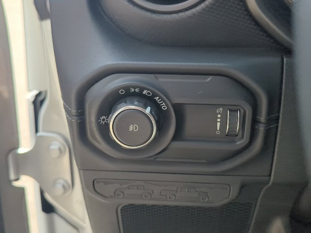 Used 2024 Jeep Wrangler Unlimited Rubicon AWD/4WD image 19