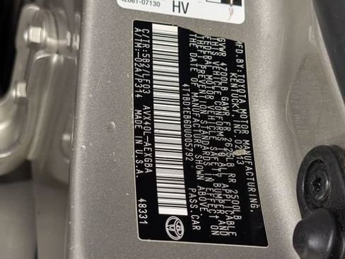 Used 2013 Toyota Avalon XLE Premium FWD image 31
