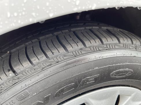 Used 2020 Ford Fusion S FWD image 9