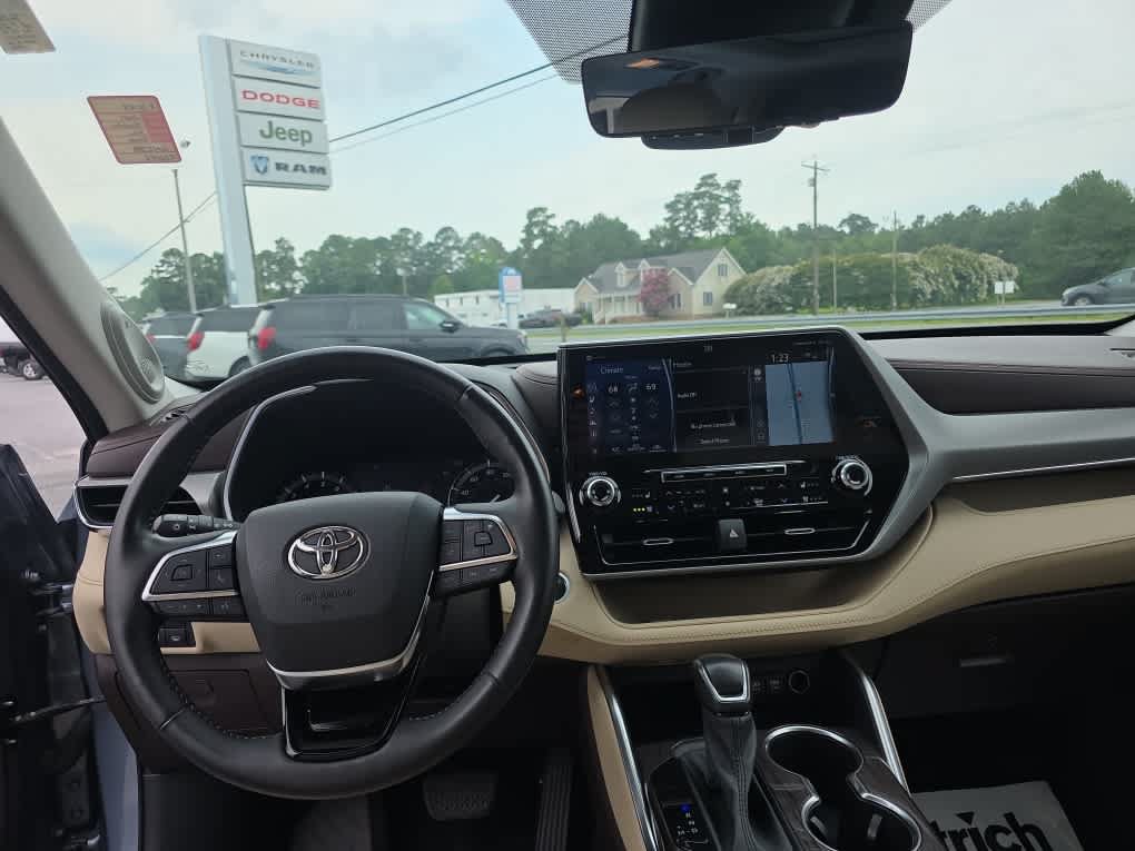 Used 2021 Toyota Highlander Platinum AWD/4WD image 20