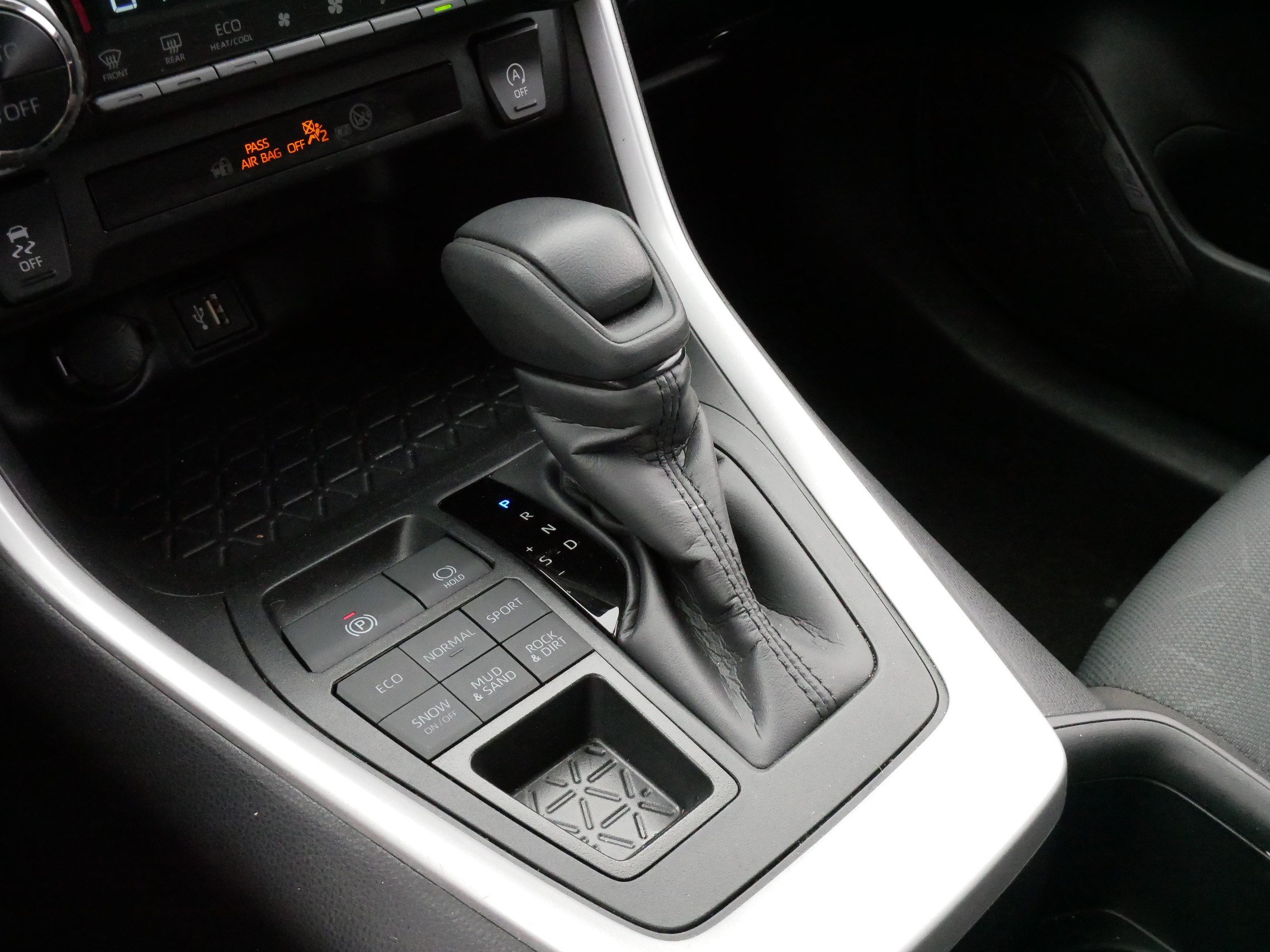 Certified 2025 Toyota RAV4 XLE AWD/4WD image 24