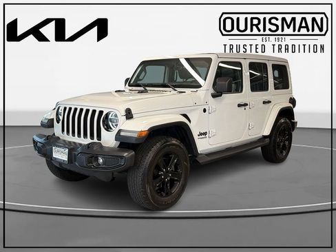 Used 2020 Jeep Wrangler Unlimited Sahara AWD/4WD image 2