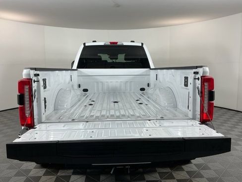Certified 2025 Ford F450 Lariat w/ FX4 Off-Road Package image 7