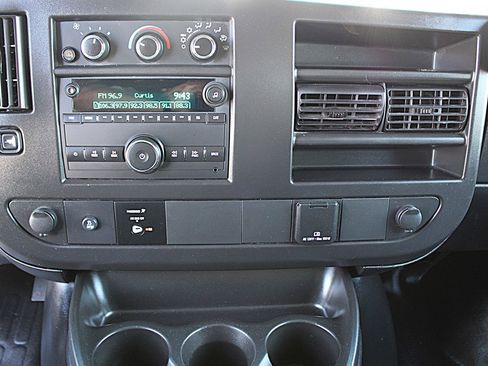 Used 2024 GMC Savana 2500 w/ Driver Convenience Package image 24