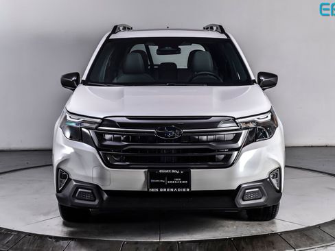 Used 2025 Subaru Forester Premium AWD/4WD image 8