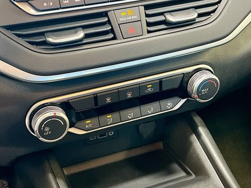 Used 2025 Nissan Altima 2.5 S FWD image 15