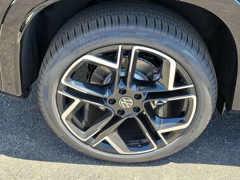 New 2026 Volkswagen Tiguan SEL R-Line image 5