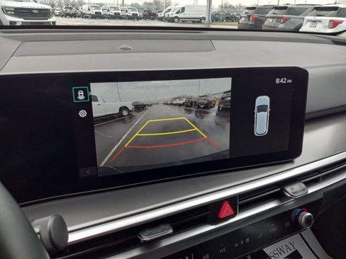 Used 2024 Kia Sorento S image 21