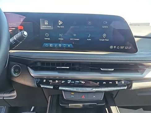 Used 2025 Cadillac XT4 Premium Luxury image 22