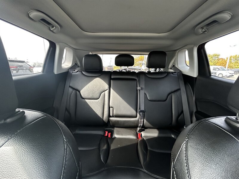 Used 2021 Jeep Compass Altitude w/ Sun & Sound Group AWD/4WD image 19