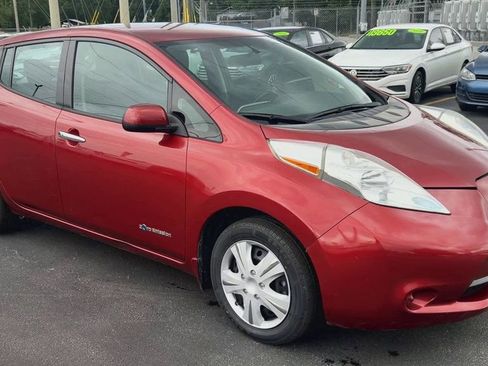 Used 2015 Nissan Leaf S w/ Charge Package FWD image 2