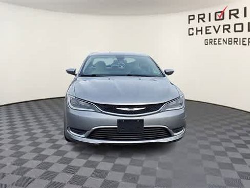 Used 2016 Chrysler 200 Limited image 3