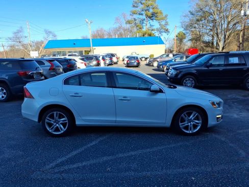 Used 2015 Volvo S60 T5 Premier image 2