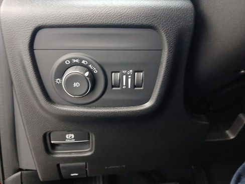 New 2025 Jeep Grand Cherokee Limited w/ Trailer Tow Package image 12