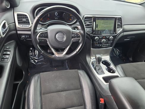 Used 2021 Jeep Grand Cherokee Laredo X AWD/4WD image 2
