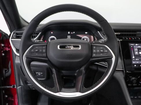 Used 2025 Jeep Grand Cherokee L Laredo w/ Luxury Tech Group I RWD image 22