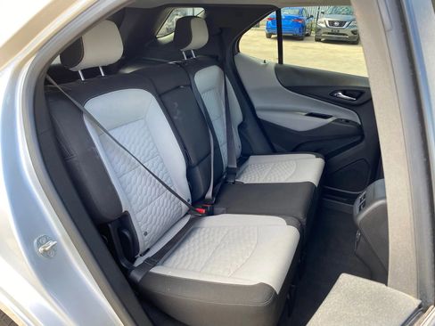 Used 2021 Chevrolet Equinox LS w/ LS Convenience Package image 27