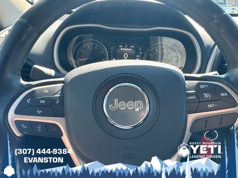Used 2015 Jeep Cherokee Latitude AWD/4WD image 25
