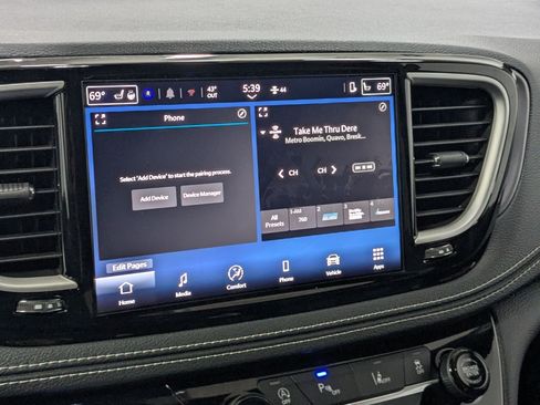 New 2026 Chrysler Pacifica Select FWD image 13