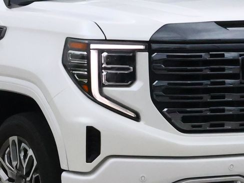 Used 2024 GMC Sierra 1500 Denali Ultimate AWD/4WD image 7