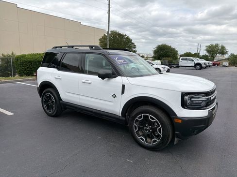 Certified 2025 Ford Bronco Sport Outer Banks w/ Outer Banks Tech Package+ AWD/4WD image 1
