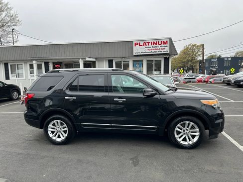 Used 2014 Ford Explorer XLT w/ Equipment Group 202A image 5