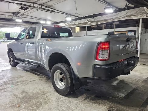 Used 2021 RAM 3500 4x4 Crew Cab Tradesman DRW image 2