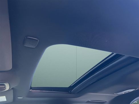 Used 2024 GMC Canyon AT4X image 31