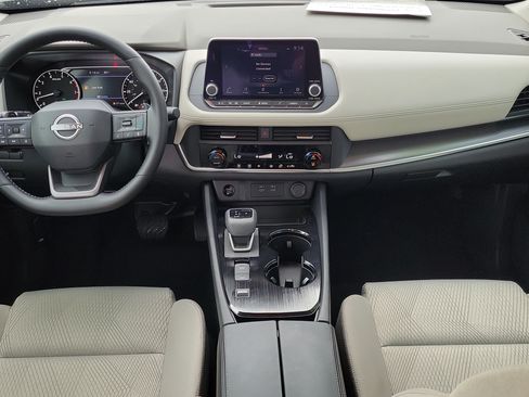 Certified 2025 Nissan Rogue SV FWD image 15