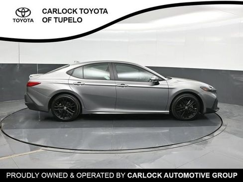 Used 2025 Toyota Camry SE w/ Convenience Package image 5