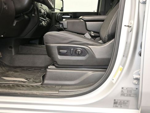 Used 2022 Chevrolet Silverado 2500 Custom w/ Custom Value Package image 21