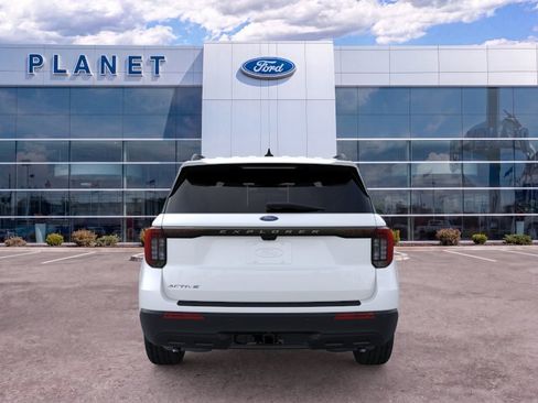 New 2026 Ford Explorer Active RWD image 6