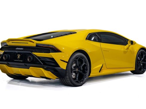 Used 2021 Lamborghini Huracan EVO RWD image 7
