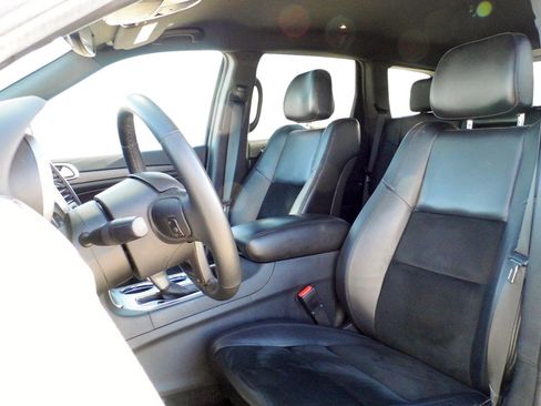 Used 2018 Jeep Grand Cherokee Altitude image 17